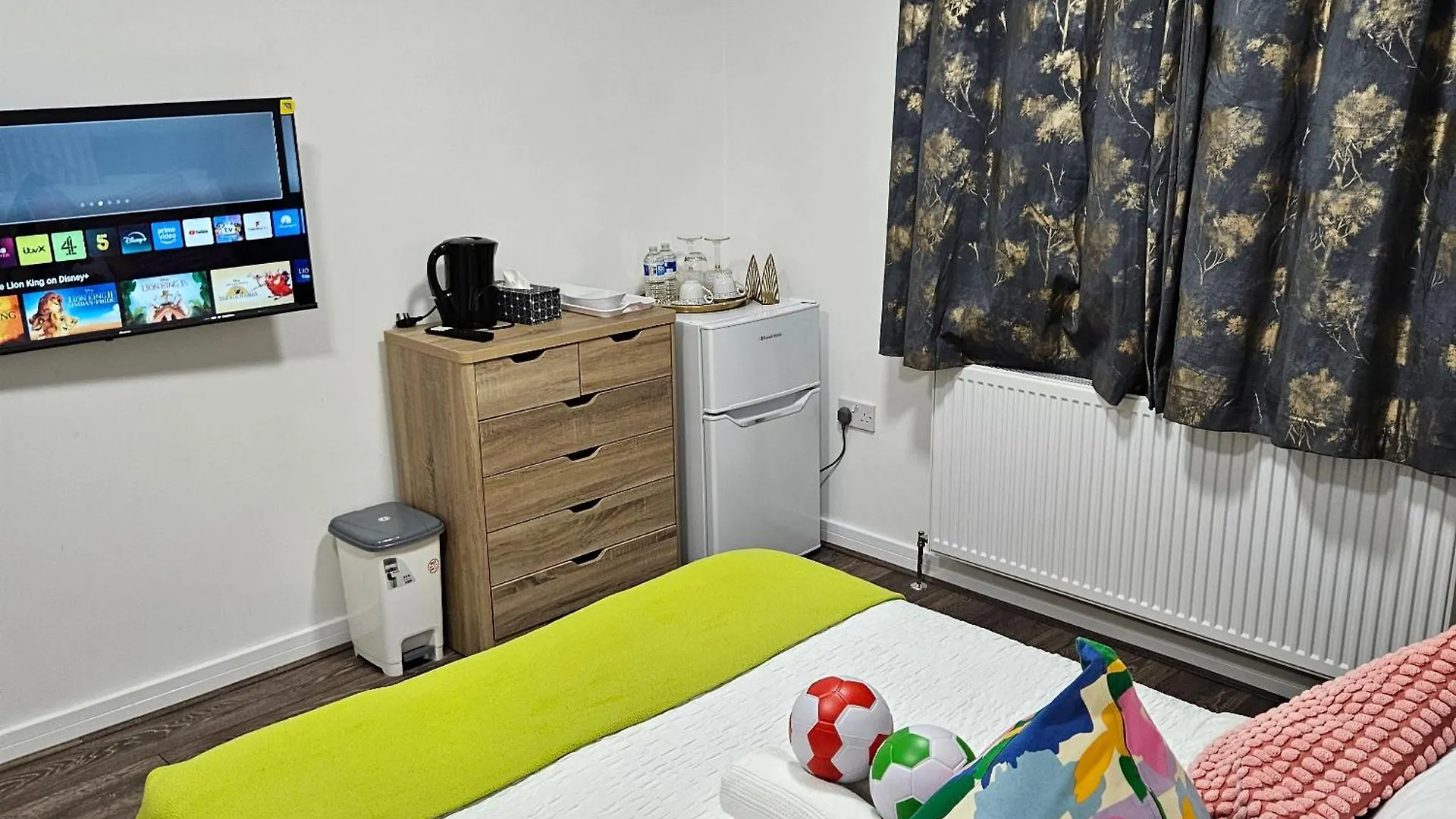 London Heathrow Sleephouse Lägenhet Cranford Storbritannien