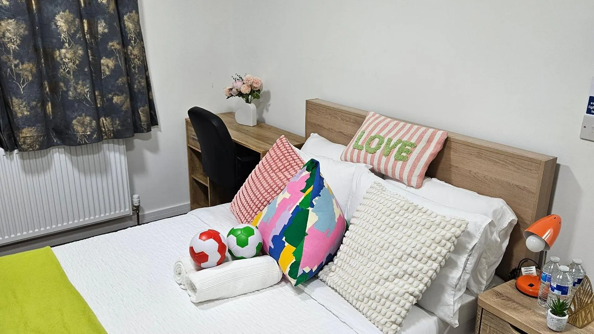 London Heathrow Sleephouse Lägenhet Cranford